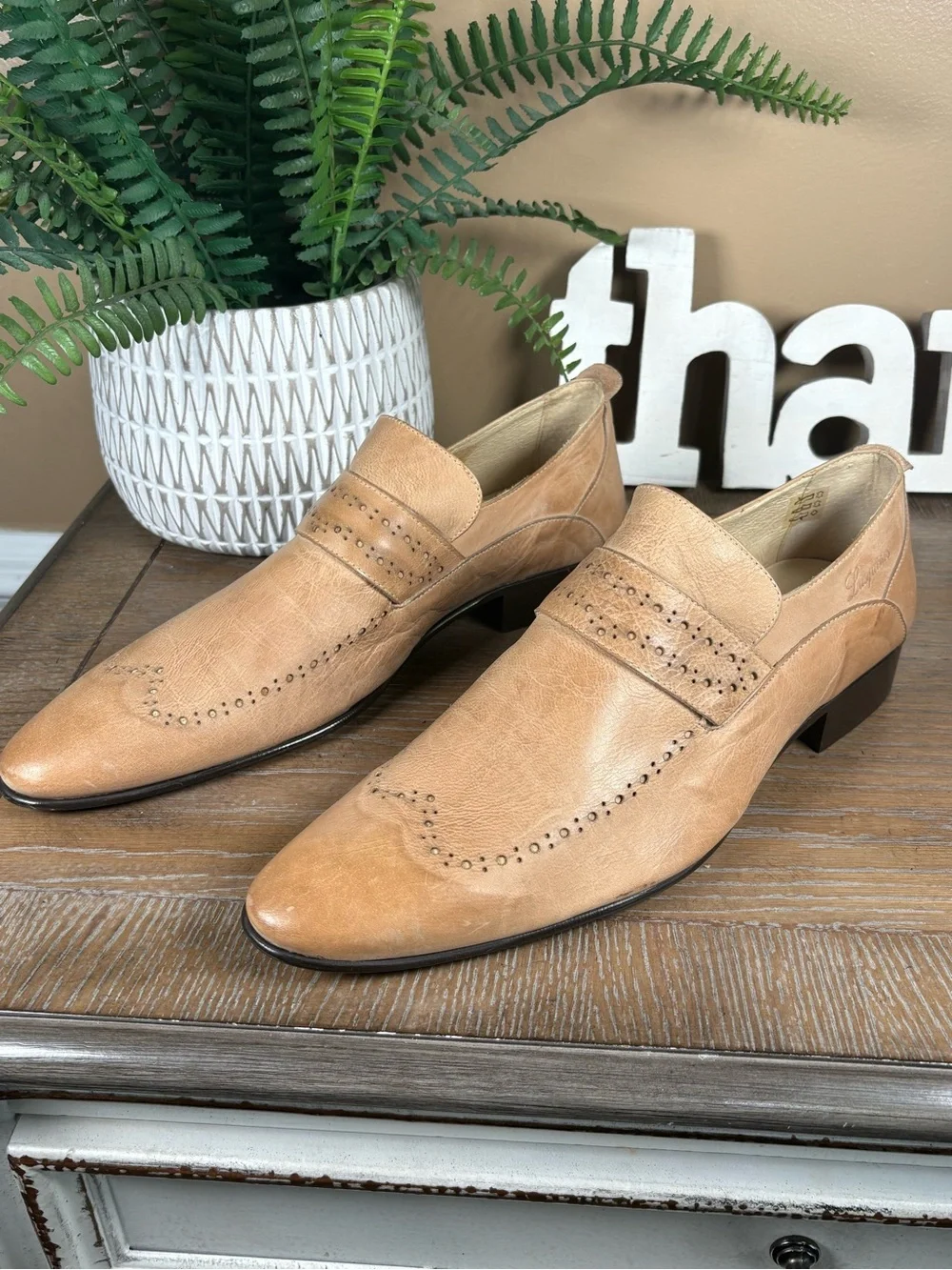 Lusquinos Classic Tan Leather Slip-On Loafers with Brogue Detailing